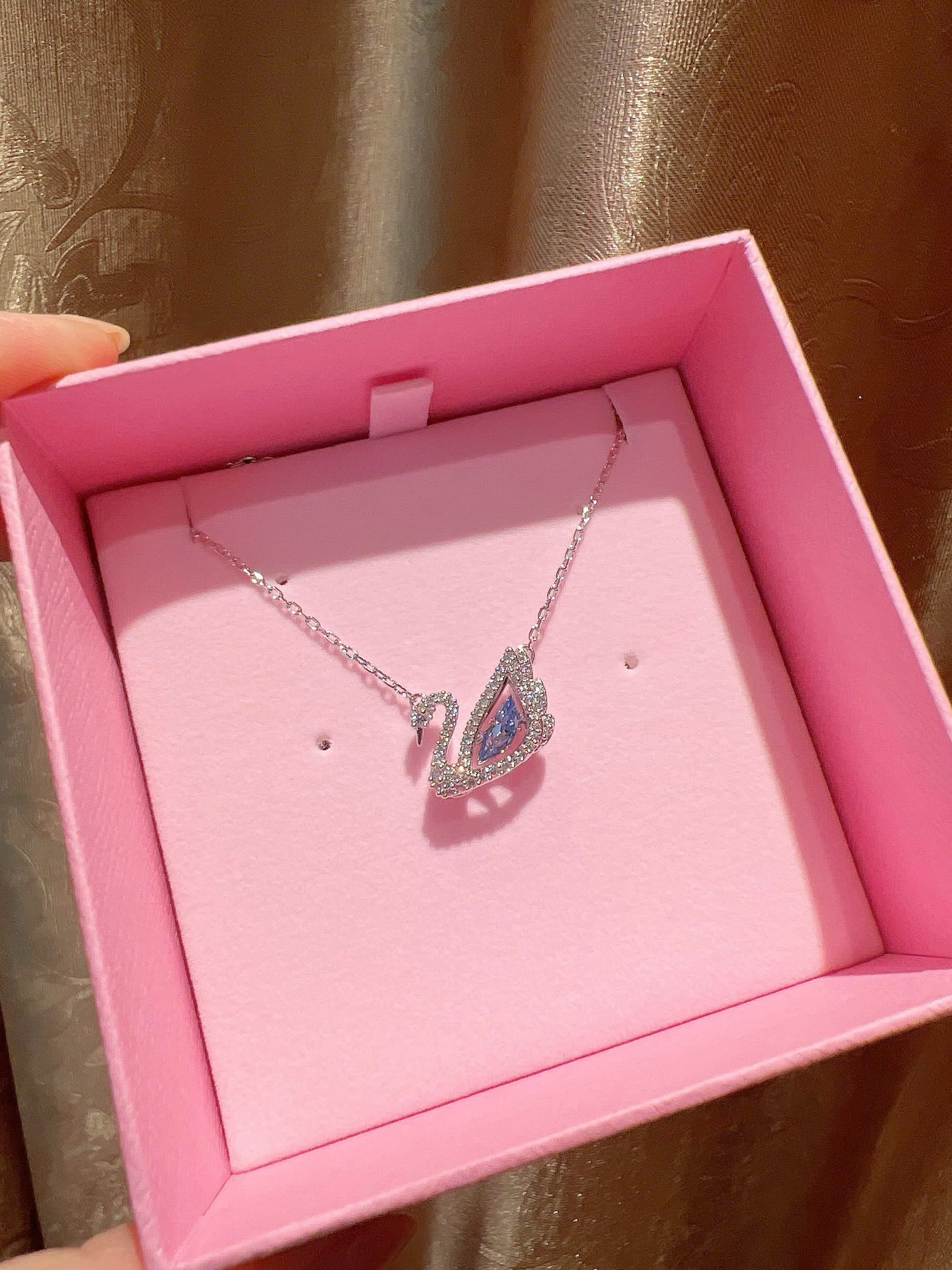 Dây chuyền dancing swan xanh