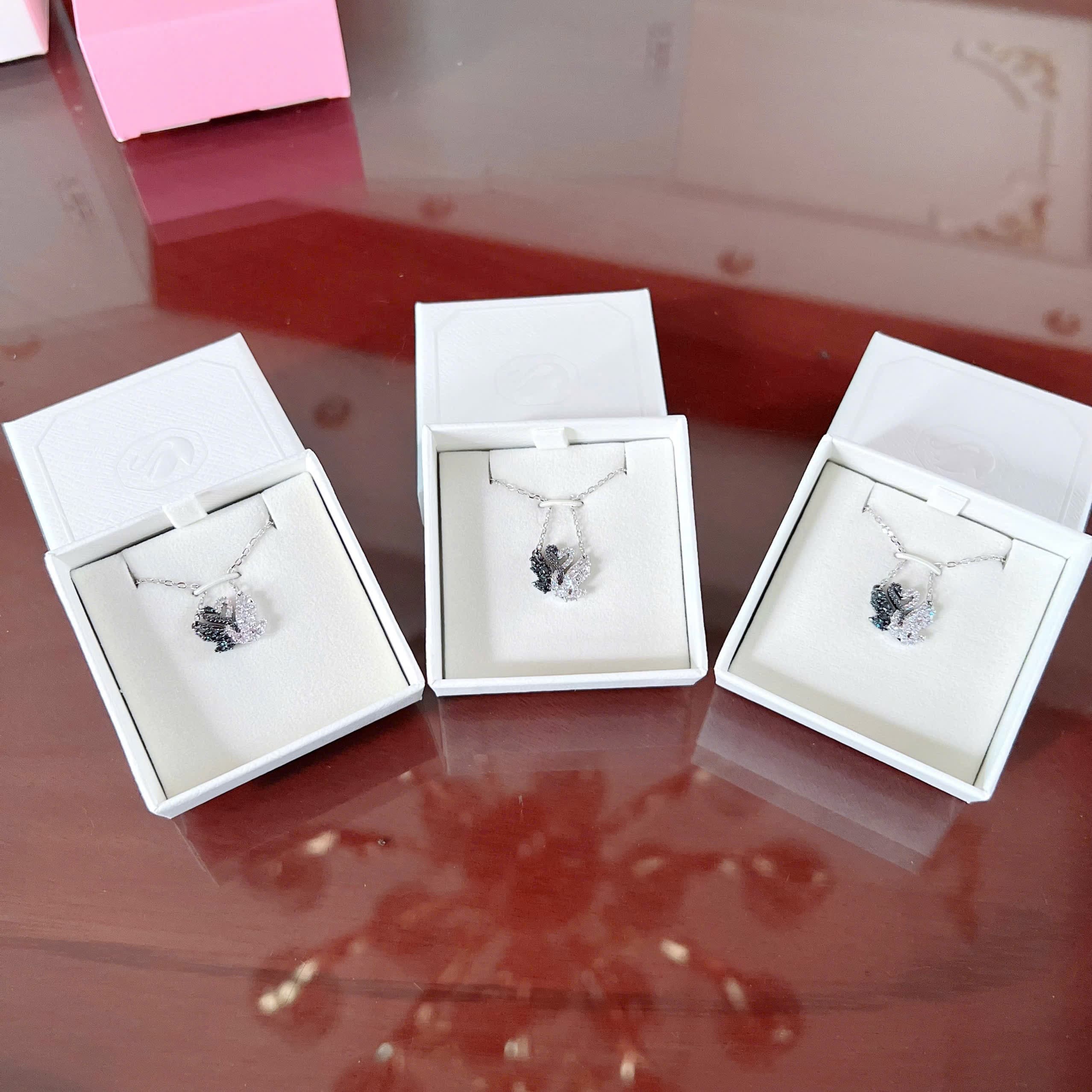 Dây chuyền thiên nga đen đôi