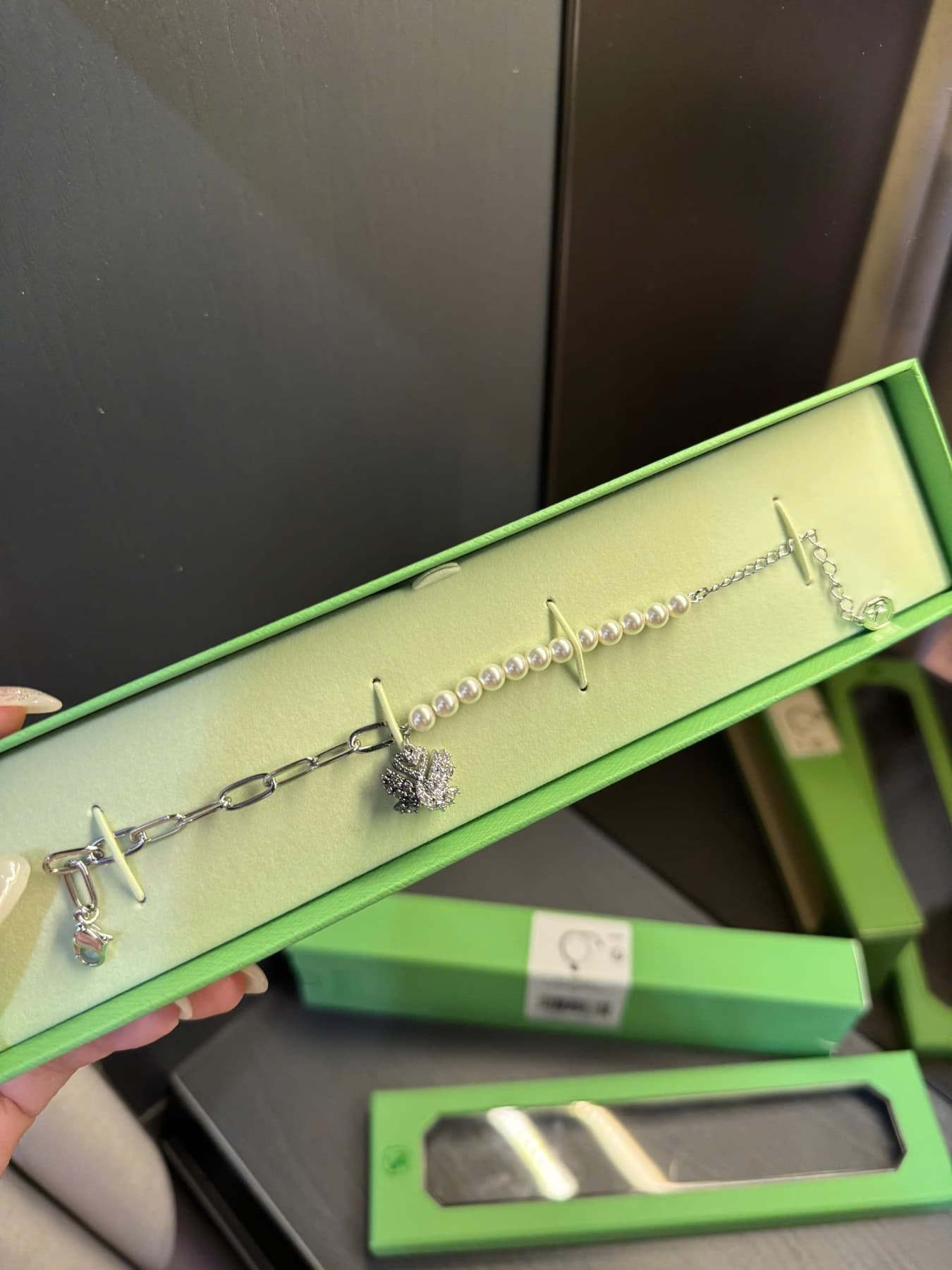 Lắc thiên nga đen đôi mix ngọc trai