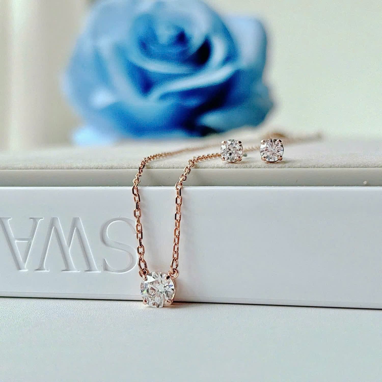 Set stilla gồm dây + khuyên