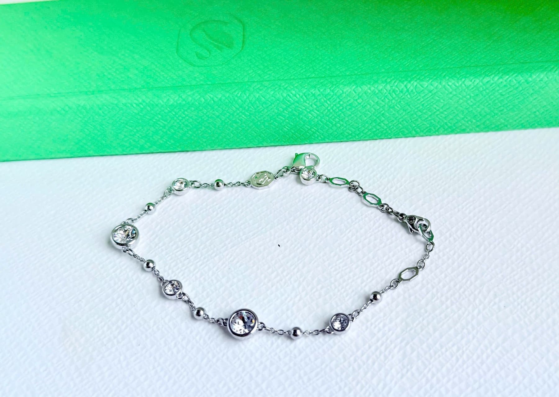 Lắc tay imber trắng 