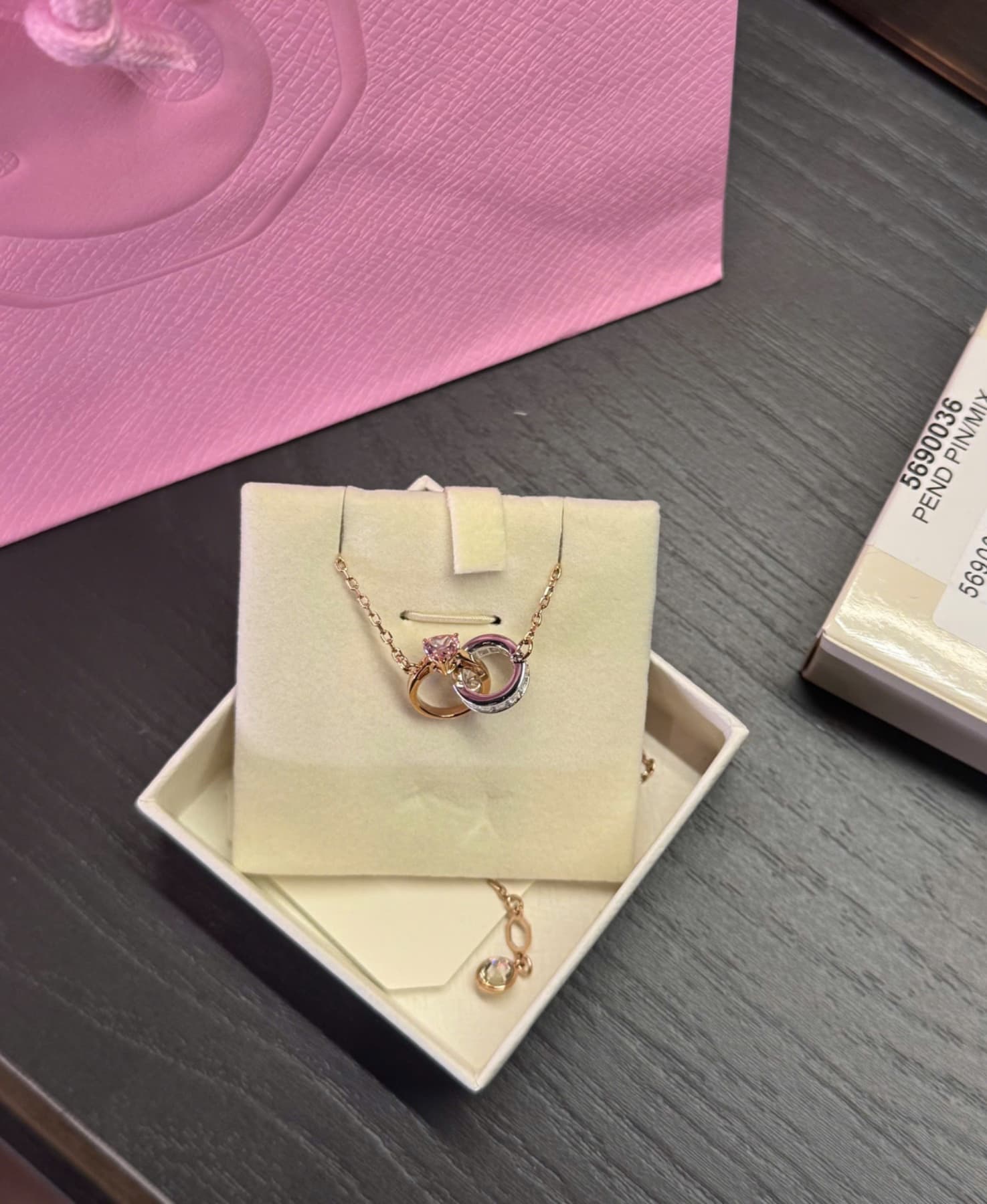 Dây chuyền nhẫn lồng connexus