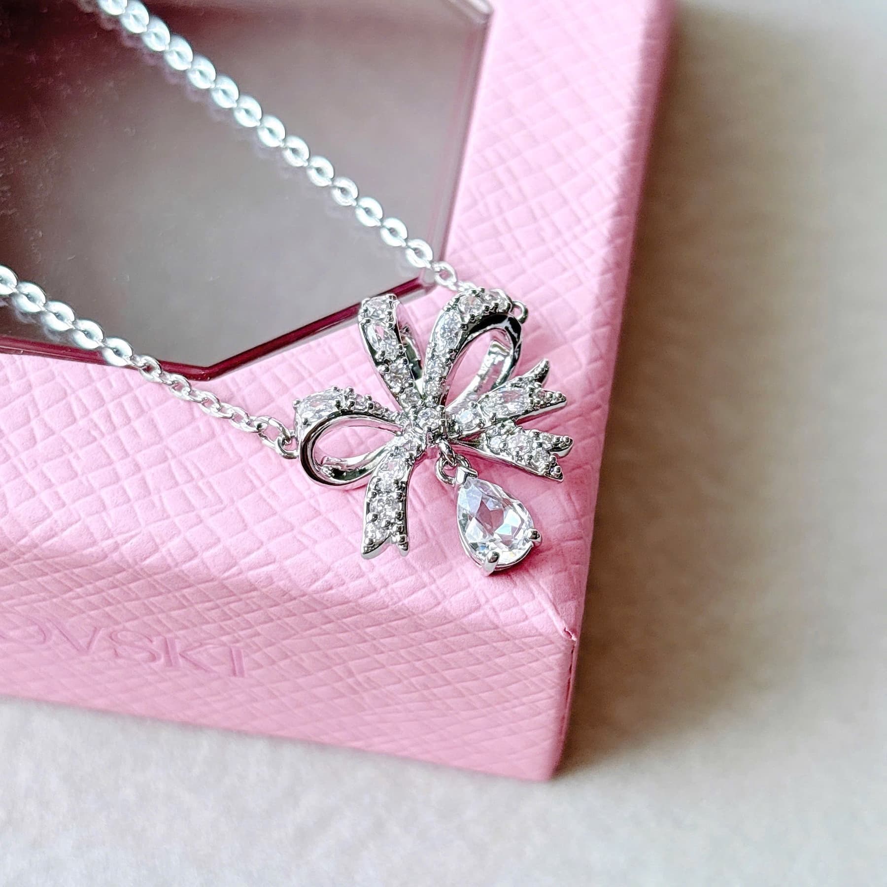 Dây volta nơ trắng