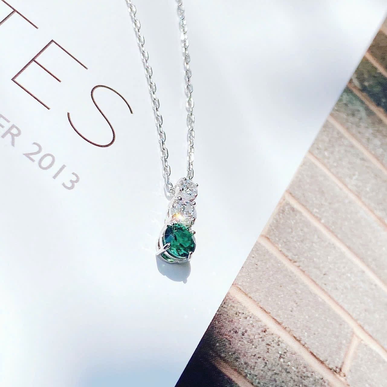 Dây chuyền trilogy xanh lá mix trắng