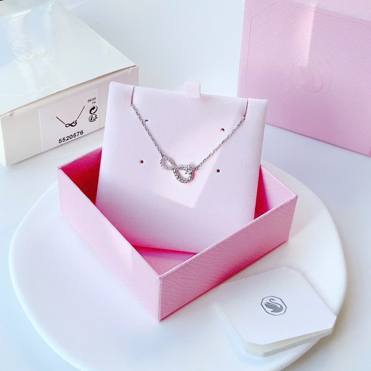 Dây chuyền infinity trắng